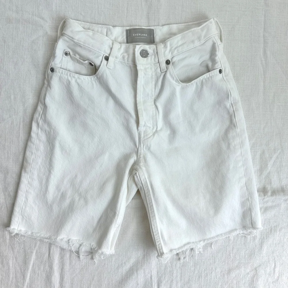 Everlane 90s Cheeky Long Denim Shorts Raw‎ Hem White Casual Summer Size 24